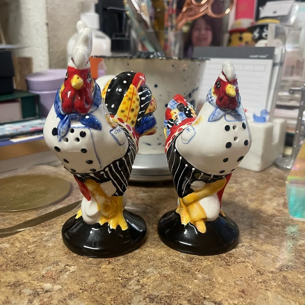 Sharon Neuhaus Baking & Eggs Rooster & Hen Chicken Salt & Pepper Shakers